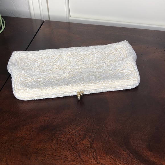 White Seed Bead Bag with Key Chain - Picture 11 of 16